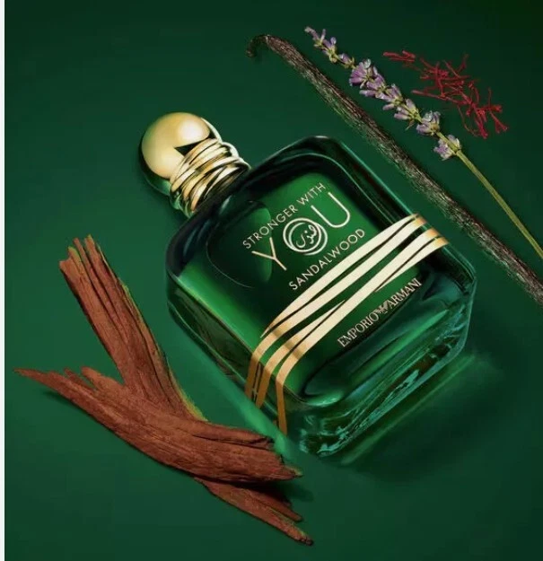 Stronger With You Sandalwood by Giorgio Armani - Eau De Parfum Spray 5 ml f. herra prufa + Svart ferðasprey